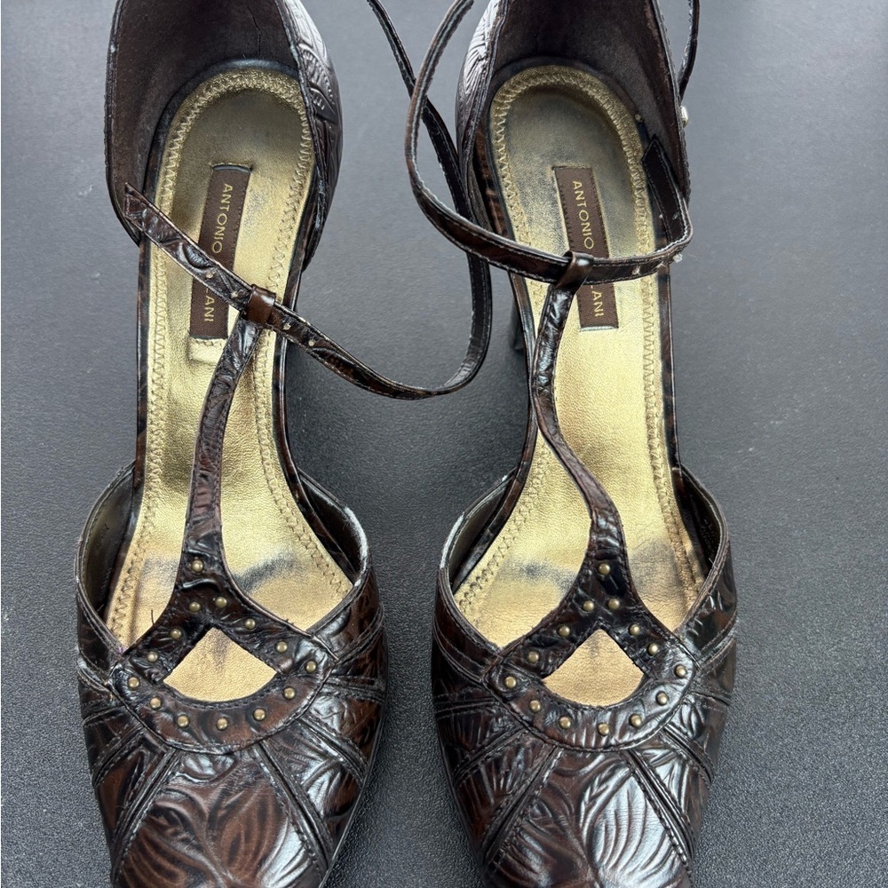 ANTONIO MELANI Brown Heels with Gold Accents - Picture 4 of 13